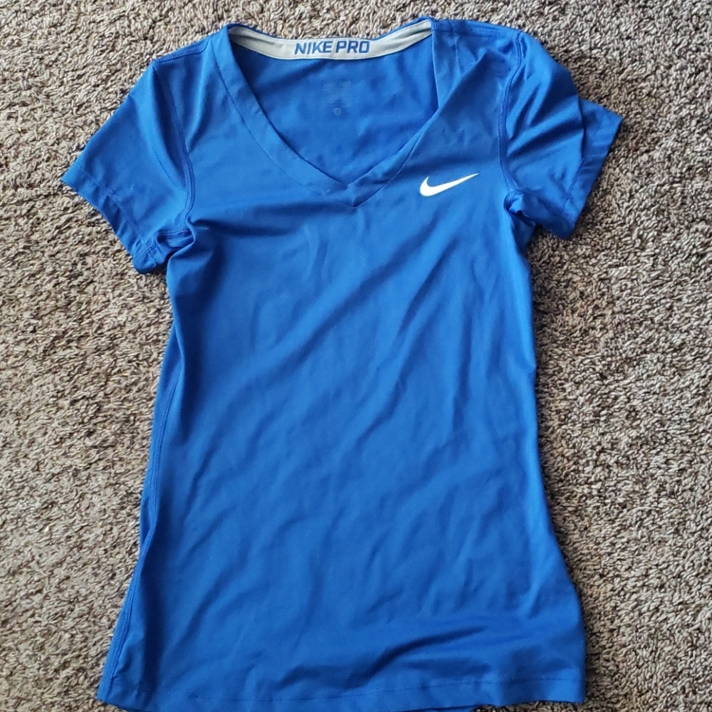 Nike pro t shirt